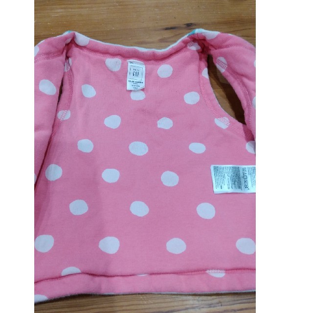 babyGAP(ベビーギャップ)のBABYGAP　ベスト　18-24ヵ月 キッズ/ベビー/マタニティのベビー服(~85cm)(カーディガン/ボレロ)の商品写真