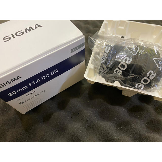 SIGMA(シグマ)のsigma 30mm F1.4 DC DN Eマウント スマホ/家電/カメラのカメラ(レンズ(単焦点))の商品写真