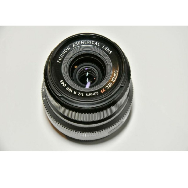 富士フイルム(フジフイルム)の｢新品同様｣ 富士フィルム FUJINON XF23mmF2 R WR スマホ/家電/カメラのカメラ(レンズ(単焦点))の商品写真