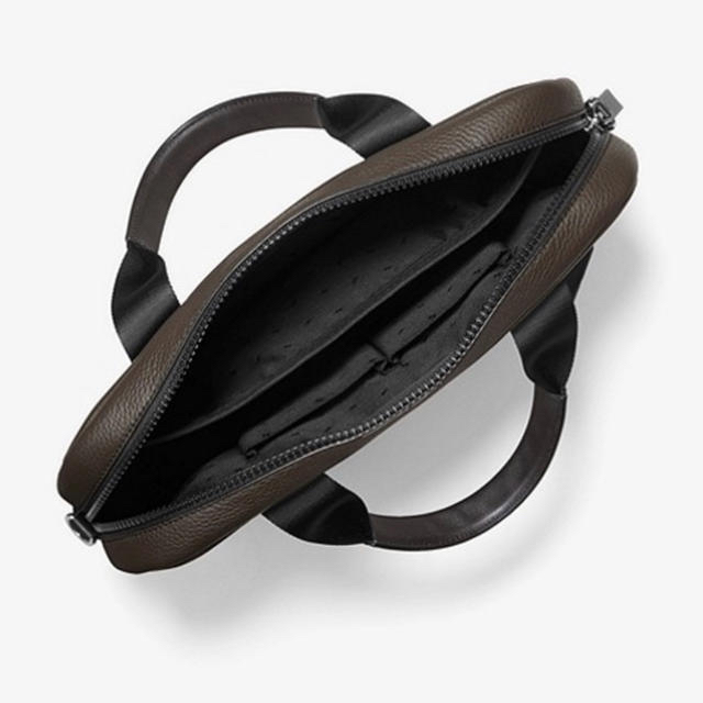 Michael Kors(マイケルコース)の値下げしました新品MICHAEL KORS MENS スリム ブリーフケース メンズのバッグ(ビジネスバッグ)の商品写真