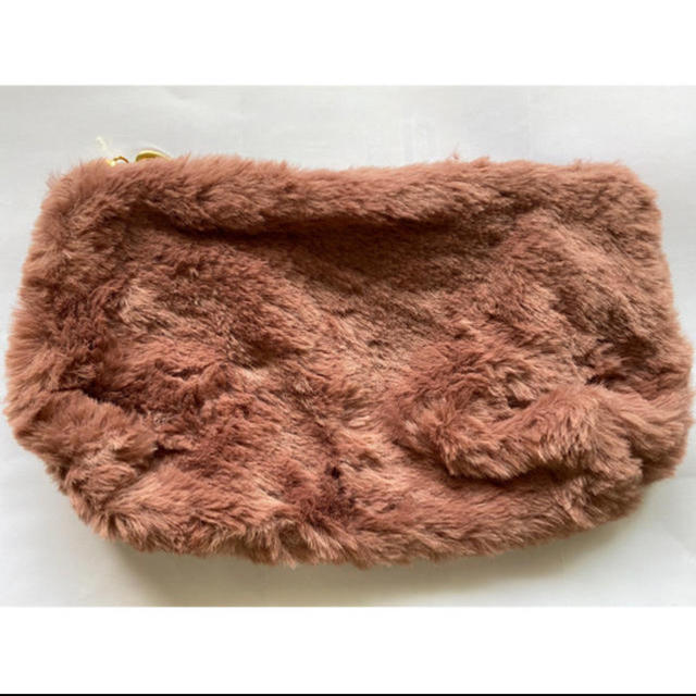 【タグ付き・新品】フワモコ　ボアポーチ　ピンク レディースのファッション小物(ポーチ)の商品写真