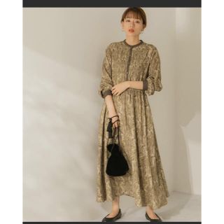 サニーレーベル(Sonny Label)の新品⭐️ URBAN RESEARCH   ダマスクプリントワンピース　(ロングワンピース/マキシワンピース)