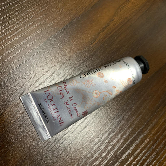 L'OCCITANE(ロクシタン)のロクシタン チェリーブロッサム ソフトハンドクリーム 30mL コスメ/美容のボディケア(ハンドクリーム)の商品写真