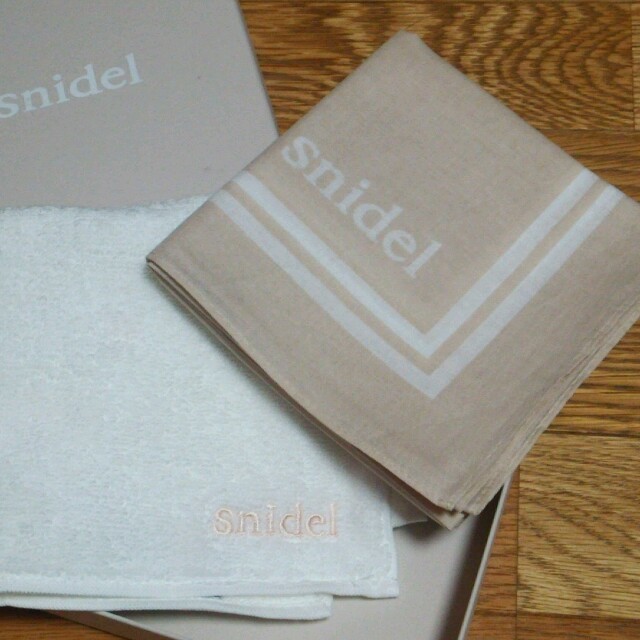 SNIDEL(スナイデル)のsnidel☆ハンカチ&タオルハンカチ レディースのファッション小物(ハンカチ)の商品写真