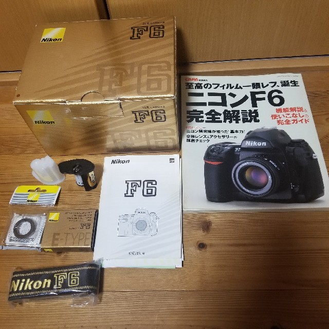 Nikon(ニコン)の中古美品　Nikon  F6 ボディー+MB-40+元箱　付属品　解説書付き スマホ/家電/カメラのカメラ(フィルムカメラ)の商品写真