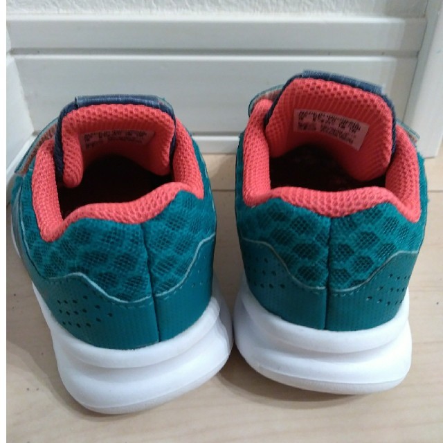 adidas(アディダス)の★３児の母ちゃん様★ありがとうございます(*^^*)スニーカー14cm キッズ/ベビー/マタニティのベビー靴/シューズ(~14cm)(スニーカー)の商品写真