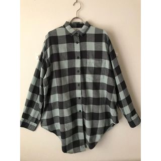 チープマンデー(CHEAP MONDAY)の★美品★2wayチープマンデー　チェックネルシャツ(シャツ/ブラウス(長袖/七分))