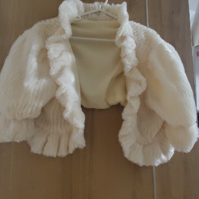 ホワイト　ファーカーディガン レディースのジャケット/アウター(毛皮/ファーコート)の商品写真