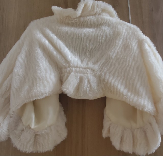 ホワイト　ファーカーディガン レディースのジャケット/アウター(毛皮/ファーコート)の商品写真