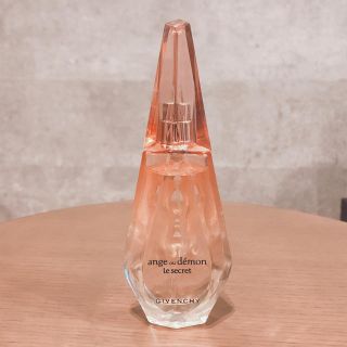 ジバンシィ(GIVENCHY)のみこちゃん専用　ジバンシイ　アンジュデモンシークレット　オードパルファム(香水(女性用))