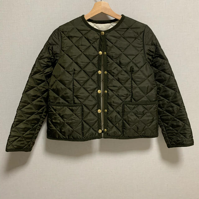 Spick & Span(スピックアンドスパン)のTraditional Weatherwear別注キルティングノーカラージャケッ レディースのジャケット/アウター(ノーカラージャケット)の商品写真