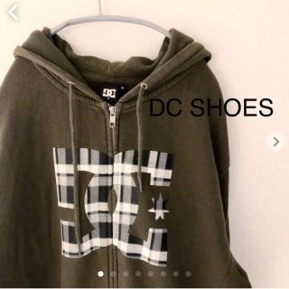 ディーシーシューズ(DC SHOES)のDC SHOES ジップアップパーカー  Mサイズ　カーキ色　(パーカー)