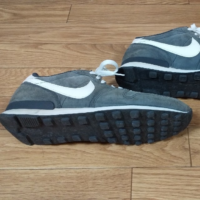 NIKE(ナイキ)のナイキ NIKE インターナショナリスト グレー スウェード 30cm メンズの靴/シューズ(スニーカー)の商品写真