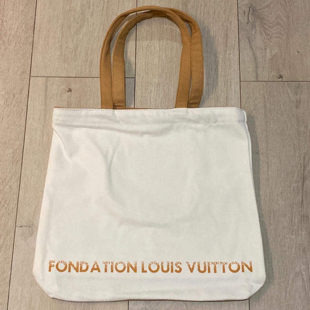 LOUIS VUITTON(ルイヴィトン)の新品未使用 ファンダシオン ルイヴィトン美術館 パリ限定 トートバッグ   レディースのバッグ(トートバッグ)の商品写真