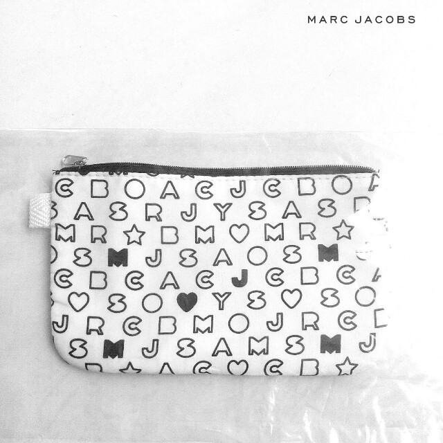 MARC BY MARC JACOBS(マークバイマークジェイコブス)の新品正規 MBMJ ジッパーコスメポーチ レディースのファッション小物(ポーチ)の商品写真