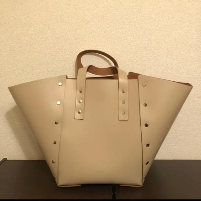 エンダースキーマ　assemble hand bag wide M  ベージュ