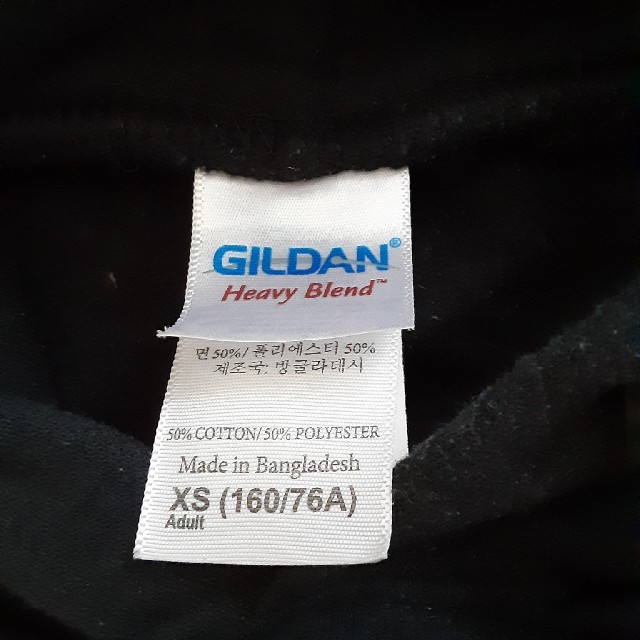 GILDAN(ギルタン)のギルダンのフード付きパーカー(160) キッズ/ベビー/マタニティのキッズ服男の子用(90cm~)(Tシャツ/カットソー)の商品写真