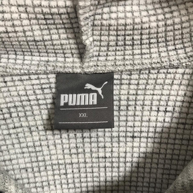 PUMA(プーマ)の90Sプーマ古着ワンポイント刺繍ロゴ入りパーカー　カラーグレー　サイズXXL メンズのトップス(パーカー)の商品写真