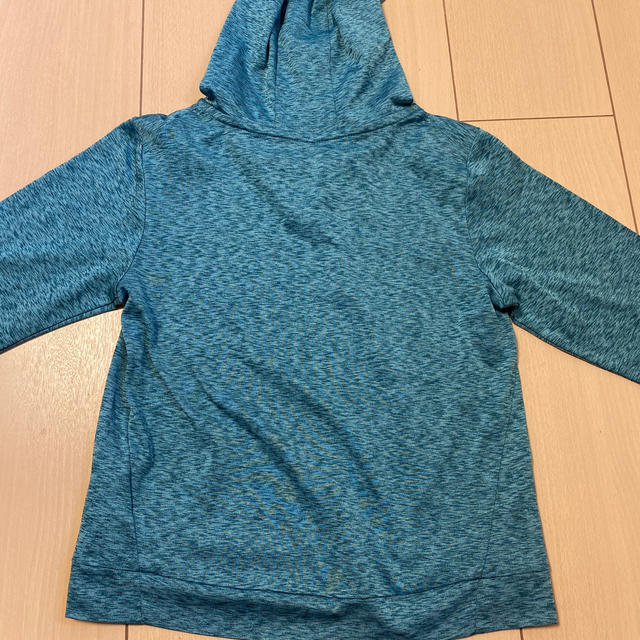 NIKE(ナイキ)のナイキ　薄手パーカー　130 キッズ/ベビー/マタニティのキッズ服男の子用(90cm~)(Tシャツ/カットソー)の商品写真