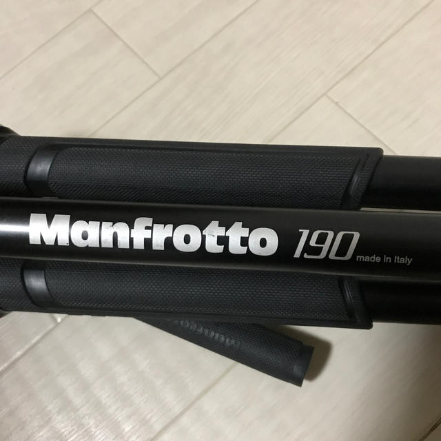 Manfrotto(マンフロット)のManfrotto MT190XPRO3 アルミ　フルードビデオ雲台付き スマホ/家電/カメラのカメラ(その他)の商品写真