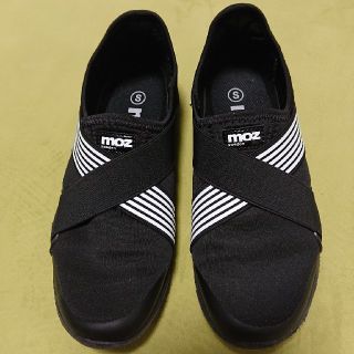 モス(MOS)のmoz  スニーカー(スニーカー)