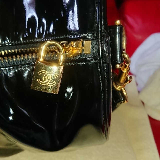 CHANEL シャネル エナメル 黒 ココ メガネ サングラスケース ペン