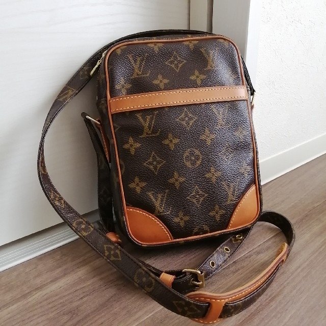 LOUIS VUITTON - ルイヴィトン　ダヌーブ　ショルダーバッグ