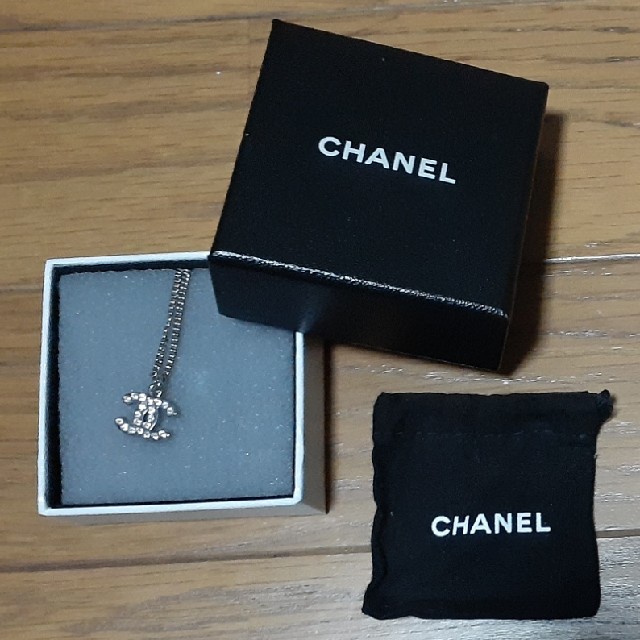 CHANEL ロゴ ネックレス シルバー