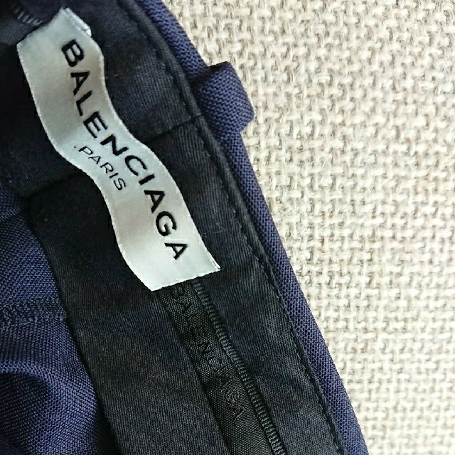 Balenciaga(バレンシアガ)の【新品】BALENCIAGA バレンシアガ パンツ スラックス  38 レディースのパンツ(クロップドパンツ)の商品写真