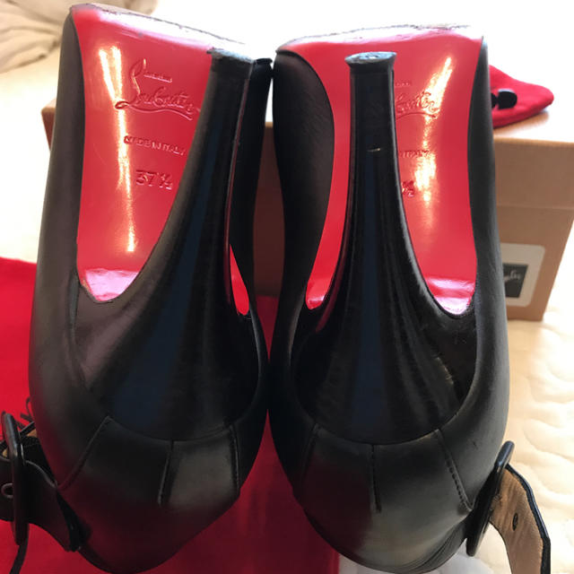 Christian Louboutin(クリスチャンルブタン)の値下げ‼️Christian Louboutin ショートブーツ 37.5 レディースの靴/シューズ(ブーティ)の商品写真