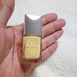 ディオール(Dior)の残量たっぷり❗ ﾃﾞｨｵｰﾙ Dior ｳﾞｪﾙﾆ ♯120 ﾏﾆｷｭｱ(マニキュア)