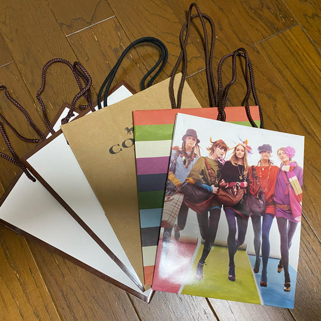 COACH(コーチ)のコーチ　ショップ紙袋　まとめて5枚 レディースのバッグ(ショップ袋)の商品写真