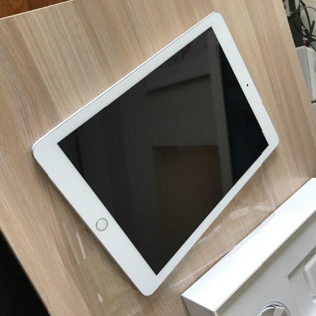 iPad (第6世代)Wi-Fi 32GB - シルバー - タブレット