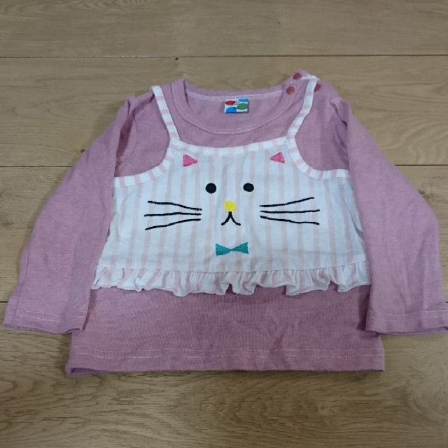 猫  ロンティー  トップス  90サイズ キッズ/ベビー/マタニティのキッズ服男の子用(90cm~)(Tシャツ/カットソー)の商品写真