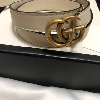 グッチ(Gucci)のGUCCI 細身ベルト  White  正規品です。(ベルト)