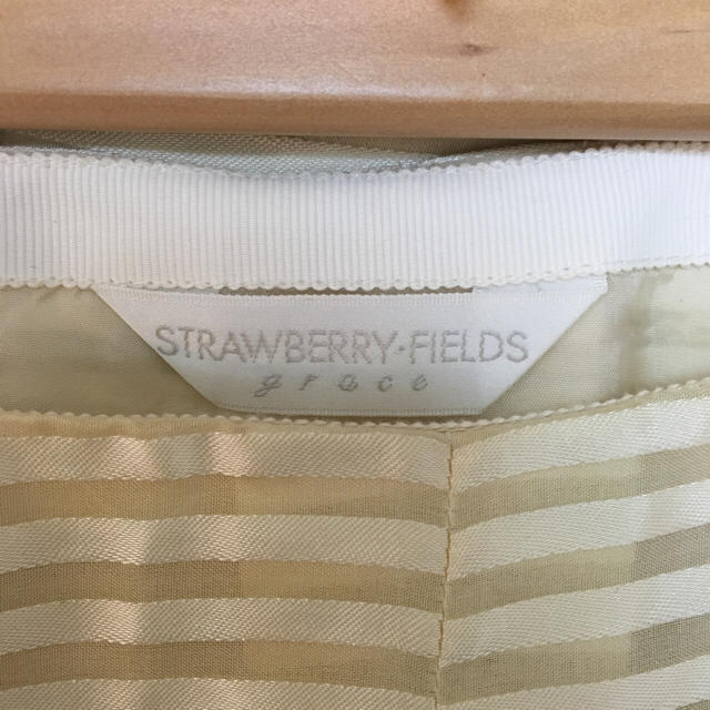 STRAWBERRY-FIELDS(ストロベリーフィールズ)のストロベリーフィールズ シルクスカート レディースのスカート(ひざ丈スカート)の商品写真