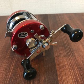 ABU 5500 チェリーレッド　限定色　美品(リール)