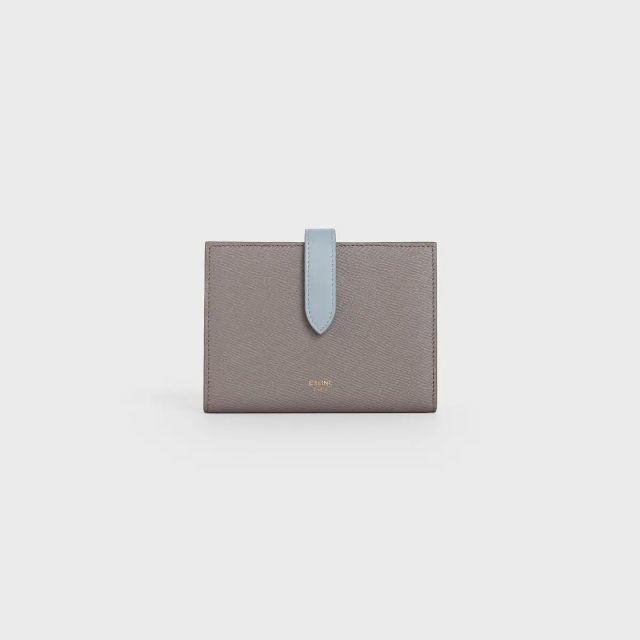 みみ出品