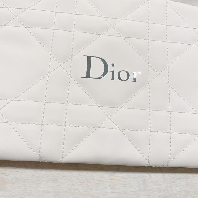 Dior(ディオール)のDior☆ポーチ☆ゆうり様専用 コスメ/美容のベースメイク/化粧品(その他)の商品写真