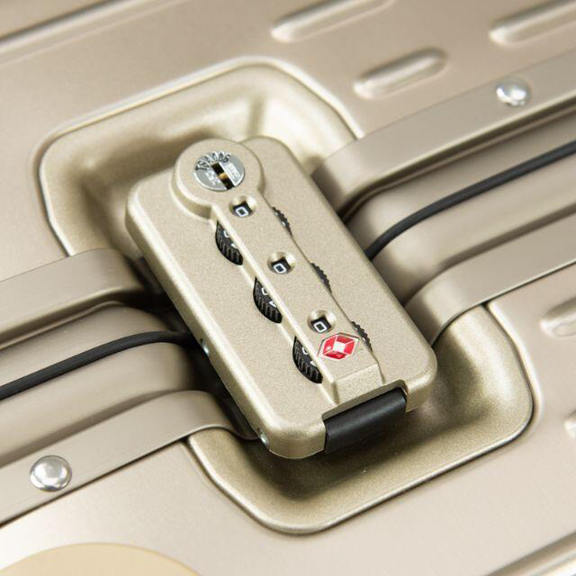 RIMOWA(リモワ)のタイムセール！ RIMOWA リモワ 92563034 スーツケース 60L  インテリア/住まい/日用品の日用品/生活雑貨/旅行(旅行用品)の商品写真