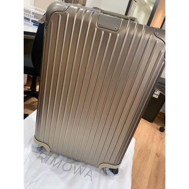 RIMOWA(リモワ)のタイムセール！ RIMOWA リモワ 92563034 スーツケース 60L  インテリア/住まい/日用品の日用品/生活雑貨/旅行(旅行用品)の商品写真