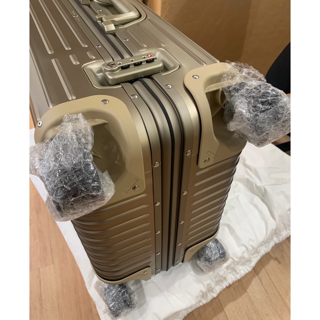 RIMOWA(リモワ)のタイムセール！ RIMOWA リモワ 92563034 スーツケース 60L  インテリア/住まい/日用品の日用品/生活雑貨/旅行(旅行用品)の商品写真