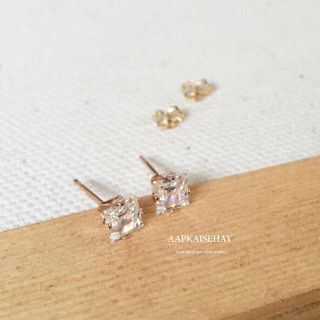 OUTLET★スクエア型CZダイヤピアス(ピアス)