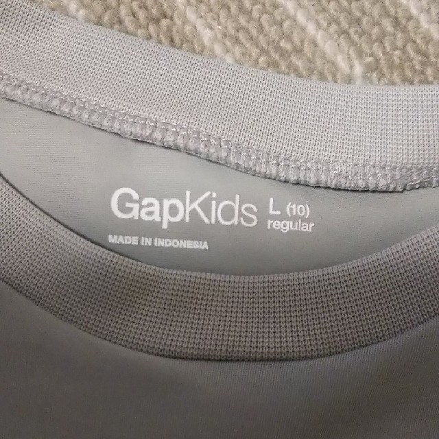 GAP Kids(ギャップキッズ)の中古品  ラッシュガード  140サイズ キッズ/ベビー/マタニティのキッズ服男の子用(90cm~)(水着)の商品写真