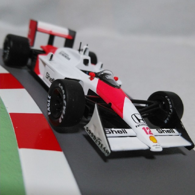 Maclaren(マクラーレン)のMcLaren MP4/4  1/43スケールモデル(のぶちゃん様専用) エンタメ/ホビーのおもちゃ/ぬいぐるみ(ミニカー)の商品写真