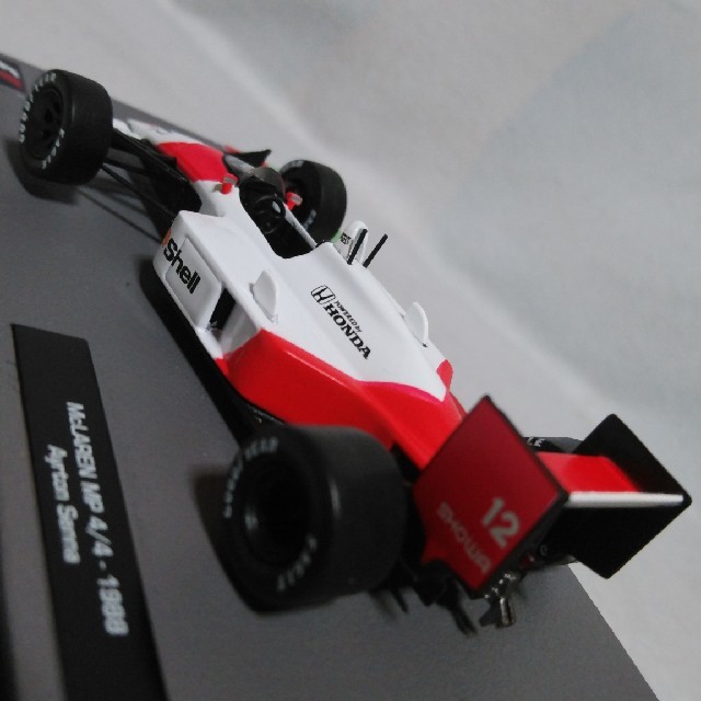 Maclaren(マクラーレン)のMcLaren MP4/4  1/43スケールモデル(のぶちゃん様専用) エンタメ/ホビーのおもちゃ/ぬいぐるみ(ミニカー)の商品写真