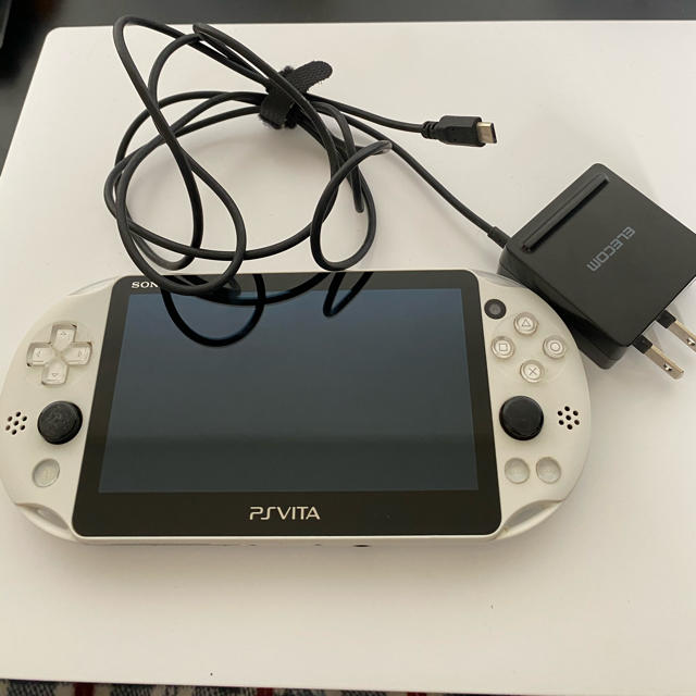PlayStation vita 本体　充電器
