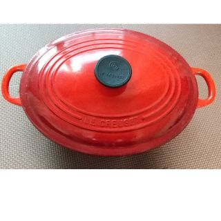 ルクルーゼ(LE CREUSET)のル・クルーゼ ココットオーバル　27㎝　レッド(鍋/フライパン)