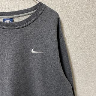 ナイキ(NIKE)の《定番ロゴ》ナイキ スウッシュロゴ トレーナー(スウェット)