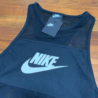 ナイキ(NIKE)のNIKE ナイキ タンクトップ　メッシュ　Mブラック　スウッシュ　トレーニング(タンクトップ)